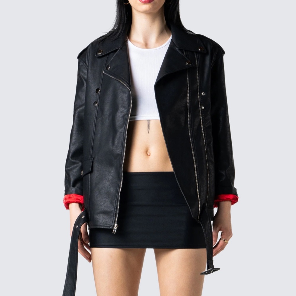 Finesse slightly oversized leather jacket with red lining